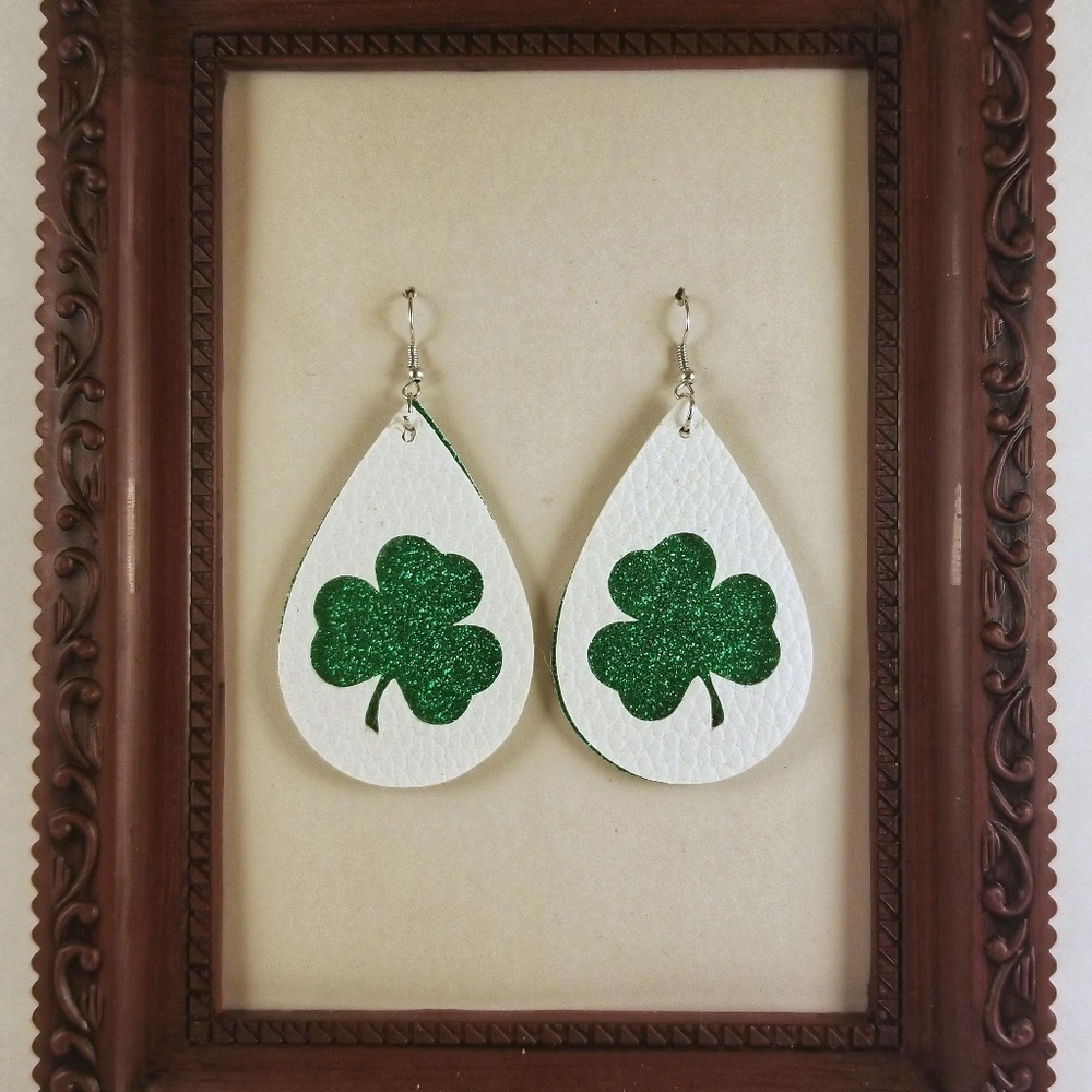 💎Handmade Leather glitter clover earrings